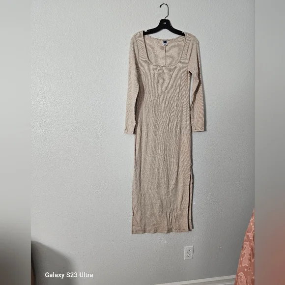 Old Navy Cream Long Sleeve Dress - Picture 2 of 9